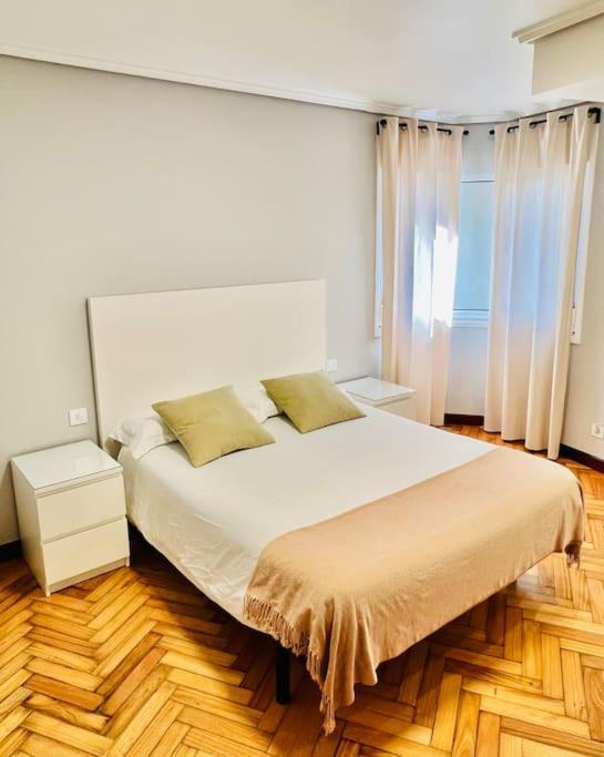 Apartamento En El Centro De Vigo 2 Habitaciones Dış mekan fotoğraf