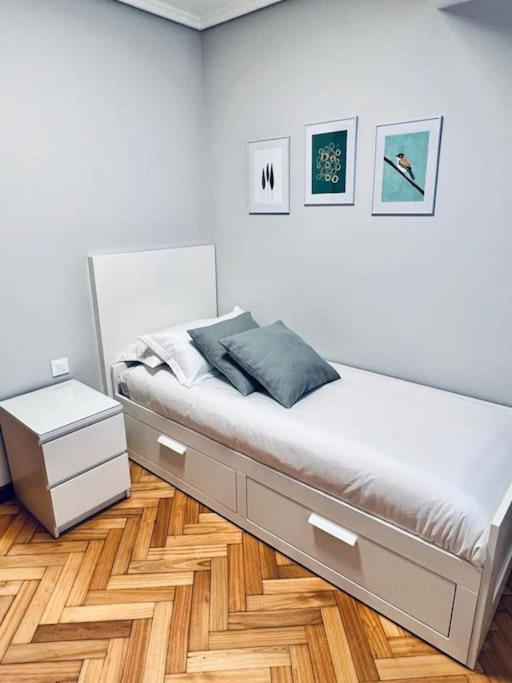 Apartamento En El Centro De Vigo 2 Habitaciones Dış mekan fotoğraf